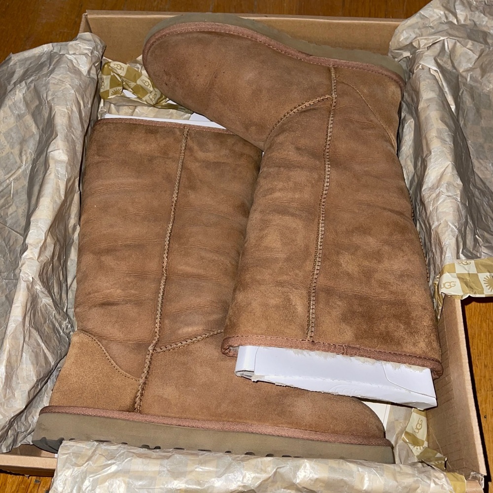 UGG Classic Tall Boots Womens Size 9